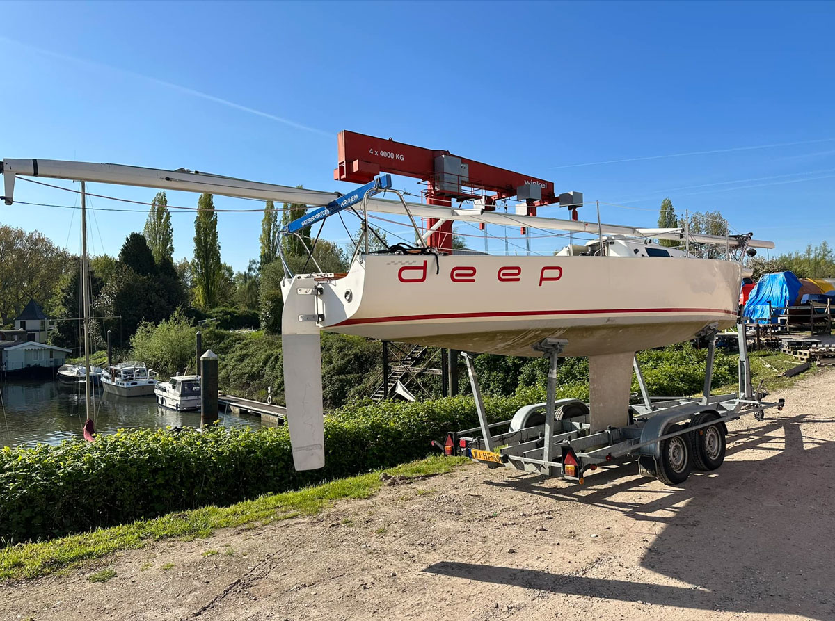 deep-yachts-J-80